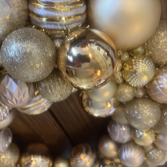 Handmade New GOLDS Shatterproof Ball Wreath Shades of Gold Christmas Wreath - Picture 5 of 14